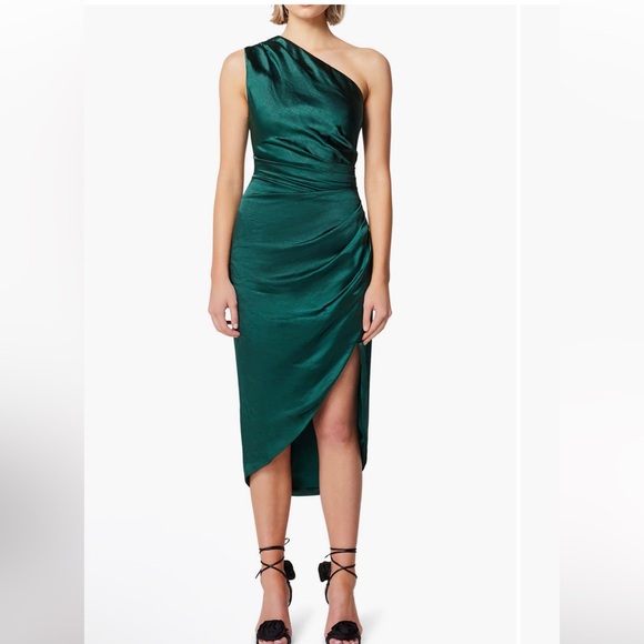 Elliatt Dresses & Skirts - New! Elliatt Asymmetrical Ruched One-Shoulder Green Cocktail Dress